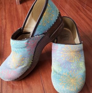 Dansko Vegan Starburst clogs